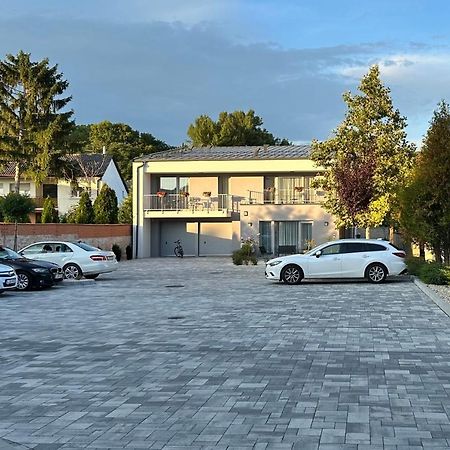 Linden Apartman 002 - Adults Only Mosonmagyaróvár Εξωτερικό φωτογραφία