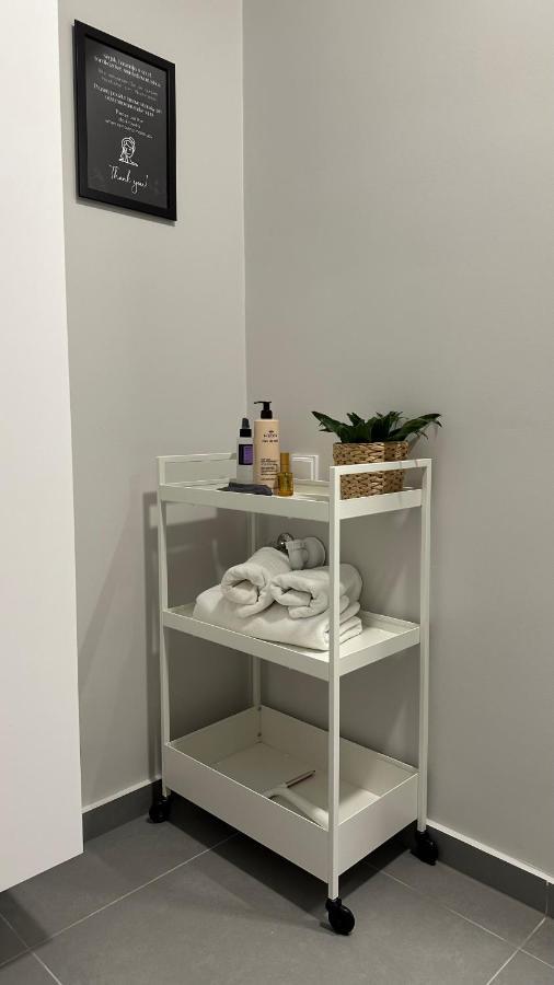 Linden Apartman 002 - Adults Only Mosonmagyaróvár Εξωτερικό φωτογραφία